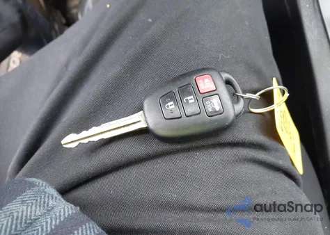 2016 Toyota Corolla Le из США, поврежденный, VIN 2T1BURHEXGC709701